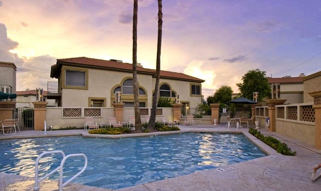 Private Resort Community Surrounded By Mountains W/3 Pool-Spa Complexes, All Heated & Open 24/7/365! Phoenix Eksteriør billede
